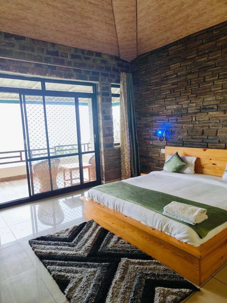 Rudra Retreat Hotel Hawalbagh Szoba fotó