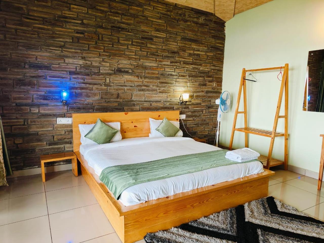 Rudra Retreat Hotel Hawalbagh Szoba fotó